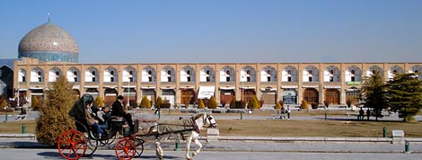 میدان نقش جهان اصفهان یکی از بزرگترین میدان های جهان