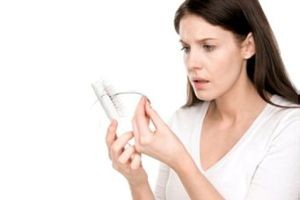 دلایل ریزش مو چیست؟ دلایل ریزش مو چیست؟