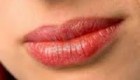 دلیل خشک و پوسته پوسته شدن لب چیست؟