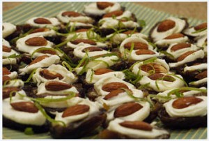 عکس تزیین خرما برای سفره افطار در ماه مبارک رمضان عکس تزیین خرما برای سفره افطار در ماه مبارک رمضان