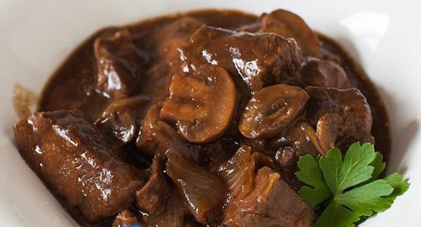 طرز تهیه خورش فسنجان با قارچ خوش رنگ و جا افتاده