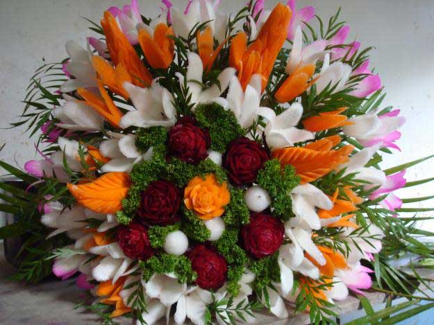 نمونه هایی از تزیینات میوه به شکل گل