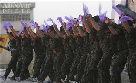 زنان کُرد ایرانی به جنگ داعش میروند ! + عکس