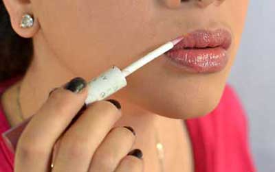 آموزش حجم دادن به لب + عکس
