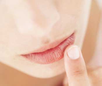 آموزش حجم دادن به لب + عکس