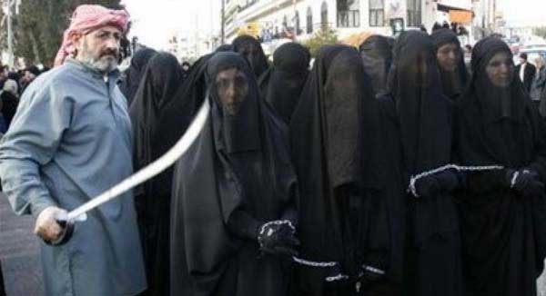 فروش 300 دختر ایزدی توسط گروه تروریست داعشی + عکس فروش 300 دختر ایزدی توسط گروه تروریست داعشی + عکس