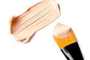کرم روشن کننده صورت استفاده کنیم یا نه؟