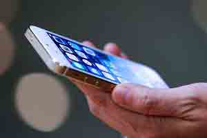 قابلیت سیاه و سفید کردن صفحه نمایش اپل در 8 IOS