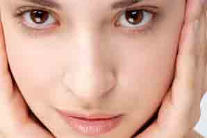 تیرگی لب هایمان را چگونه برطرف کنیم؟
