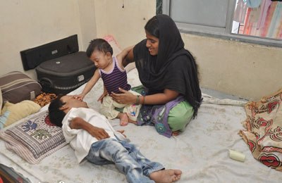 دختری که عاشق مرد 106 سانتی شده + عکس