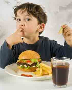 چه کنم که فرزندم فست فود نخورد؟ چه کنم که فرزندم فست فود نخورد؟