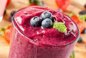 طرز تهیه اسموتی زرشک با انار طرز تهیه اسموتی زرشک با انار