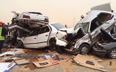 تصاویر تصادف وحشتناک در خوزستان به خاطرگرد و غبار