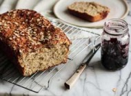 نان گندم بخوریم یا نان جو؟ کدام بهتر است؟