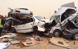 تصاویر تصادف وحشتناک در خوزستان به خاطرگرد و غبار تصاویر تصادف وحشتناک در خوزستان به خاطرگرد و غبار