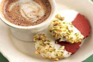 طرز تهیه و آموزش درست کردن شیرینی کره ای رنگ قرمز