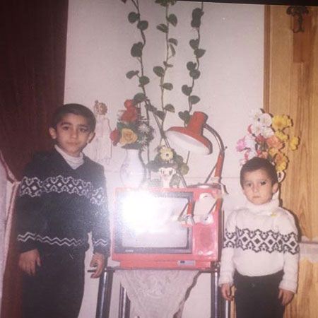 عکس مرتضی پاشایی و برادرش در نوروز 1368