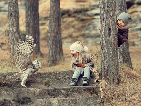 عکس های دیدنی و جالب از بازی کودکان ناز با حیوانات