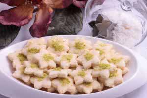 طرز تهیه و آموزش درست کردن شیرینی نارگیلی در نوروز طرز تهیه و آموزش درست کردن شیرینی نارگیلی در نوروز