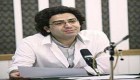 فرزاد حسنی با کله طاس و بدون مو