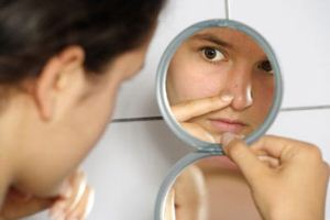 نشانه های وجود هورمون مردانه در بدن زنان چیست؟ نشانه های وجود هورمون مردانه در بدن زنان چیست؟