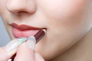 8 راه و روش برای زیباتر شدن آرایش لب ها