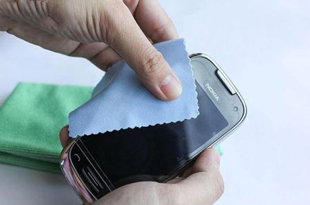 مراحل اصولی پاک کردن صفحات لمسی در گوشی و تبلت