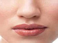 خطوط خنده روی صورت را چگونه محو کنیم؟