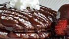 طرز تهیه و آموزش درست کردن پنکیک شکلاتی