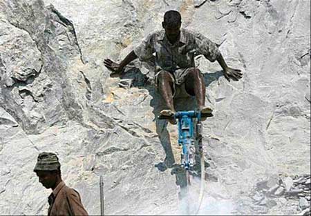 عکس های خنده دار از مردان در حال کار کردن