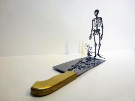 عکس های دیدنی و جالب از خلق آثار هنری روی چاقو