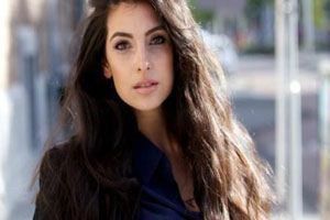 با آنا نوشین مدلینگ وطراح لباس ایرانی درهلند آشناشوید با آنا نوشین مدلینگ وطراح لباس ایرانی درهلند آشناشوید