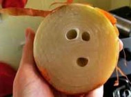 عکس خنده دار از شخصیت پنداری روی میوه و خوراکی