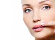 از بین بردن دائمی موهای زائد (سبیل) پشت لب زنان