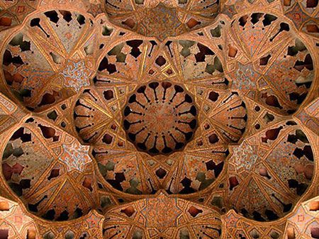 عمارت و کاخ عالی قاپو در میدان نقش جهان اصفهان