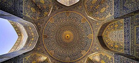 عمارت و کاخ عالی قاپو در میدان نقش جهان اصفهان