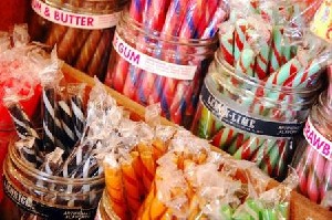 فواید خوردن آب نبات برای افراد چاق و لاغر فواید خوردن آب نبات برای افراد چاق و لاغر
