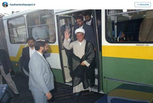 عکس جالب آیت الله هاشمی رفسنجانی در اتوبوس واحد