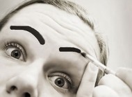 5 اشتباه آرایش کردن که شما را زشت می کند