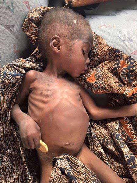 زنده ماندن کودک 2 ساله 8 ماه بدون آب و غذا در بیابان + عکس