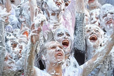 عکسهای داغ کف پارتی دانشجویی و مشروب خوری