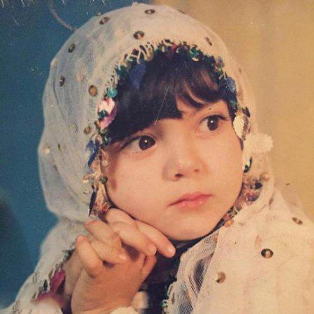 عکس دوران کودکی آزاده نامداری مجری معروف