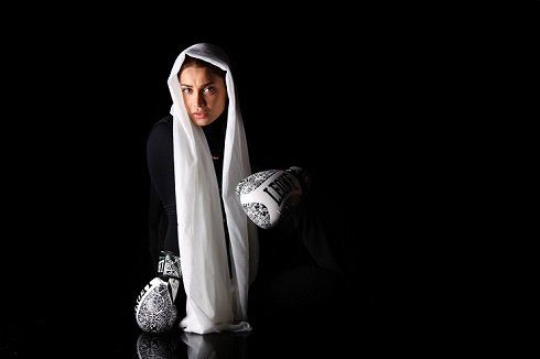 تیپ جنجالی تینا آخوندبار با لباس پسرانه (عکس)