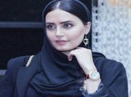 الناز شاکردوست در حال حمل مرغ زنده با موتور + عکس