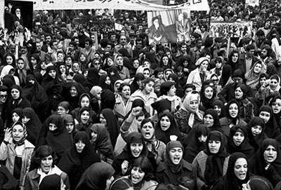 نقش زنان در پیروزی انقلاب اسلامی + تصاویر