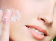لکه‌های تیره و سیاه روی پوست را به روش خانگی محو کنید