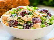 روش تهیه سالاد رژیمی مرغ و انگور با سس آووکادوی کرمی