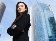 چگونه میتوانم یک زن مستقل و قدرتمند باشم؟