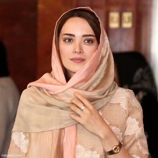 تیپ و استایل جنجالی بهنوش طباطبایی با آرایش غلیظ در اکران رد خون