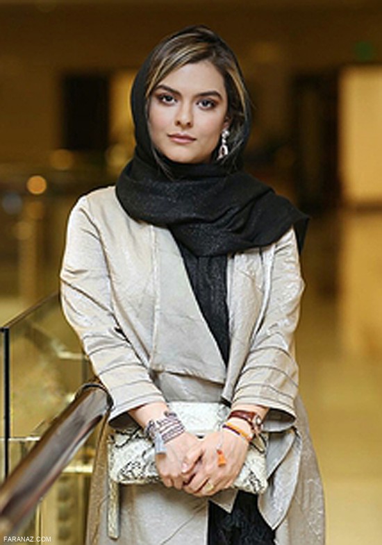 بیوگرافی و عکس های شخصی دنیا مدنی
